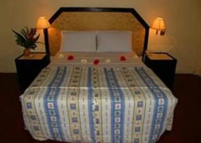 Otel Collection O 90805 Aditya And 3*